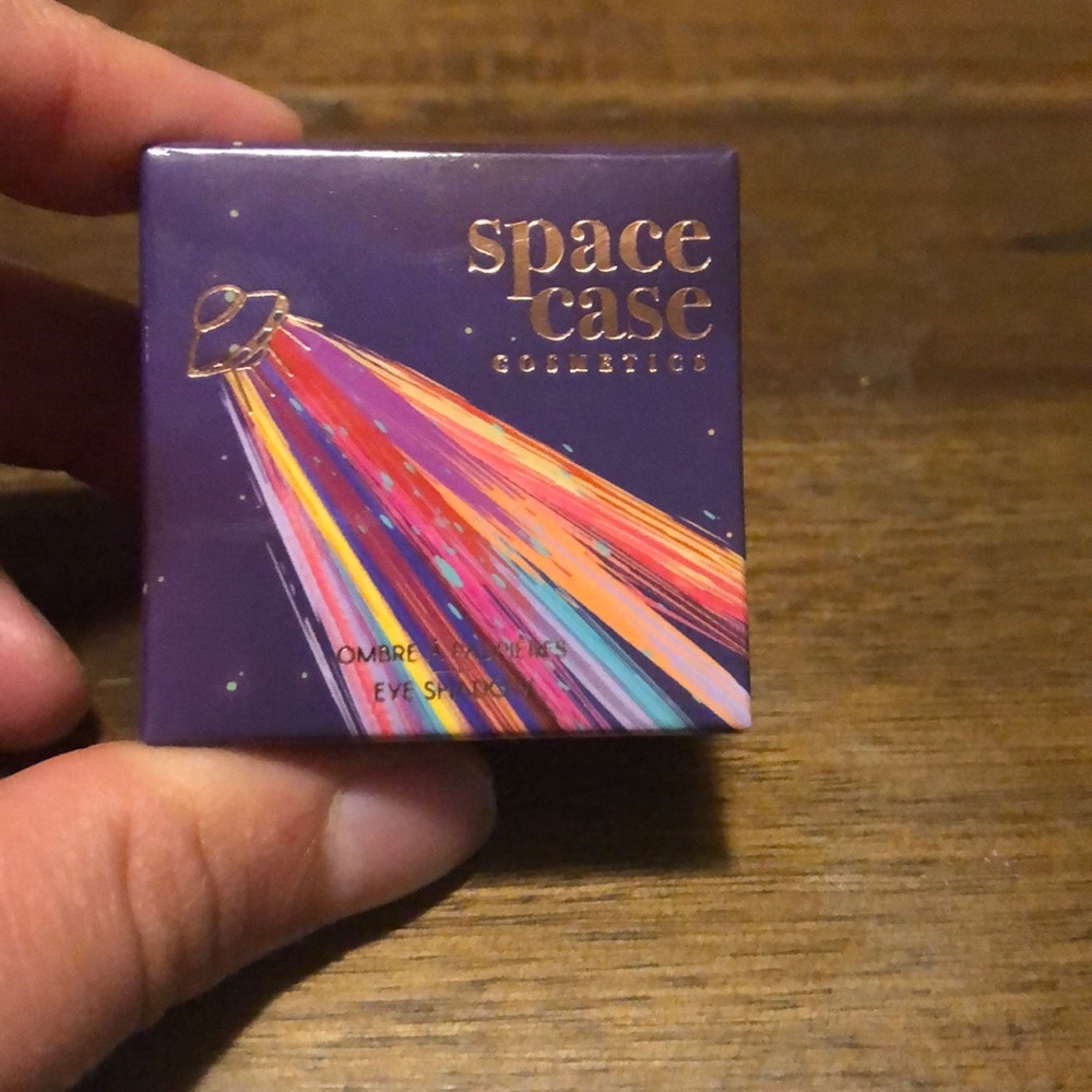 Space case cosmetics eyeshadow